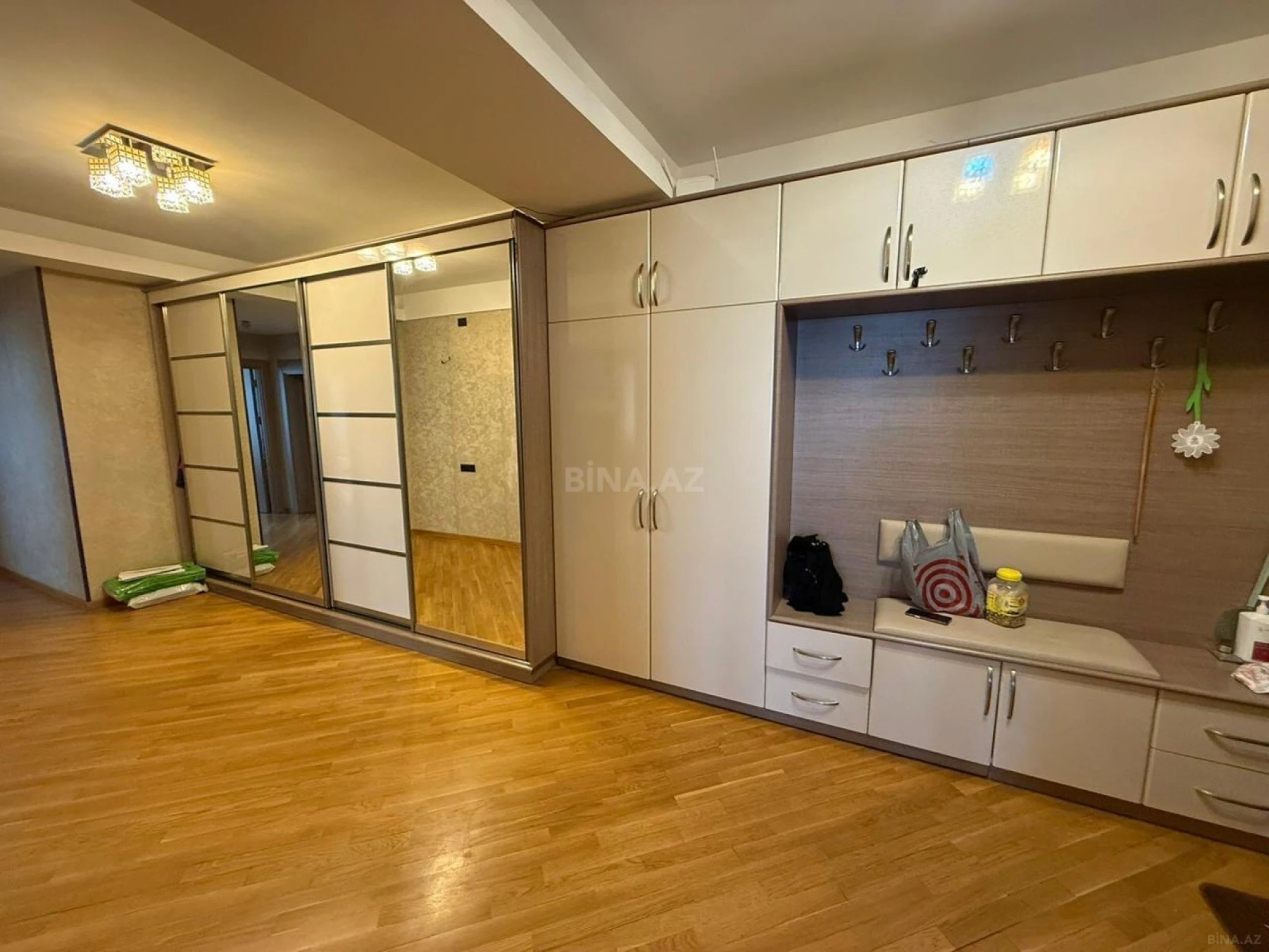 Satılır 3 otaqlı mənzil 125 m²