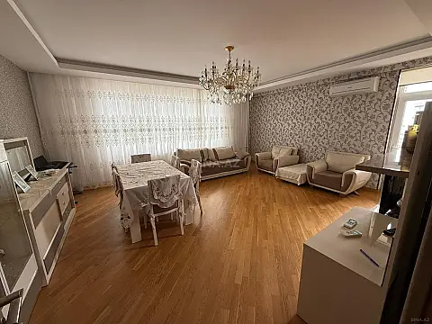 Satılır 3 otaqlı mənzil 125 m²