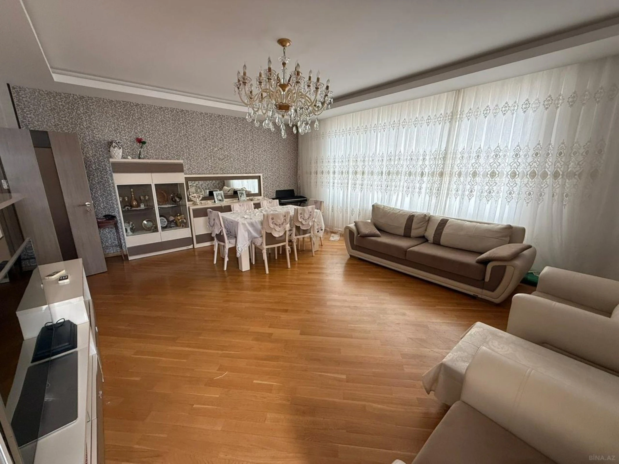 Satılır 3 otaqlı mənzil 125 m²