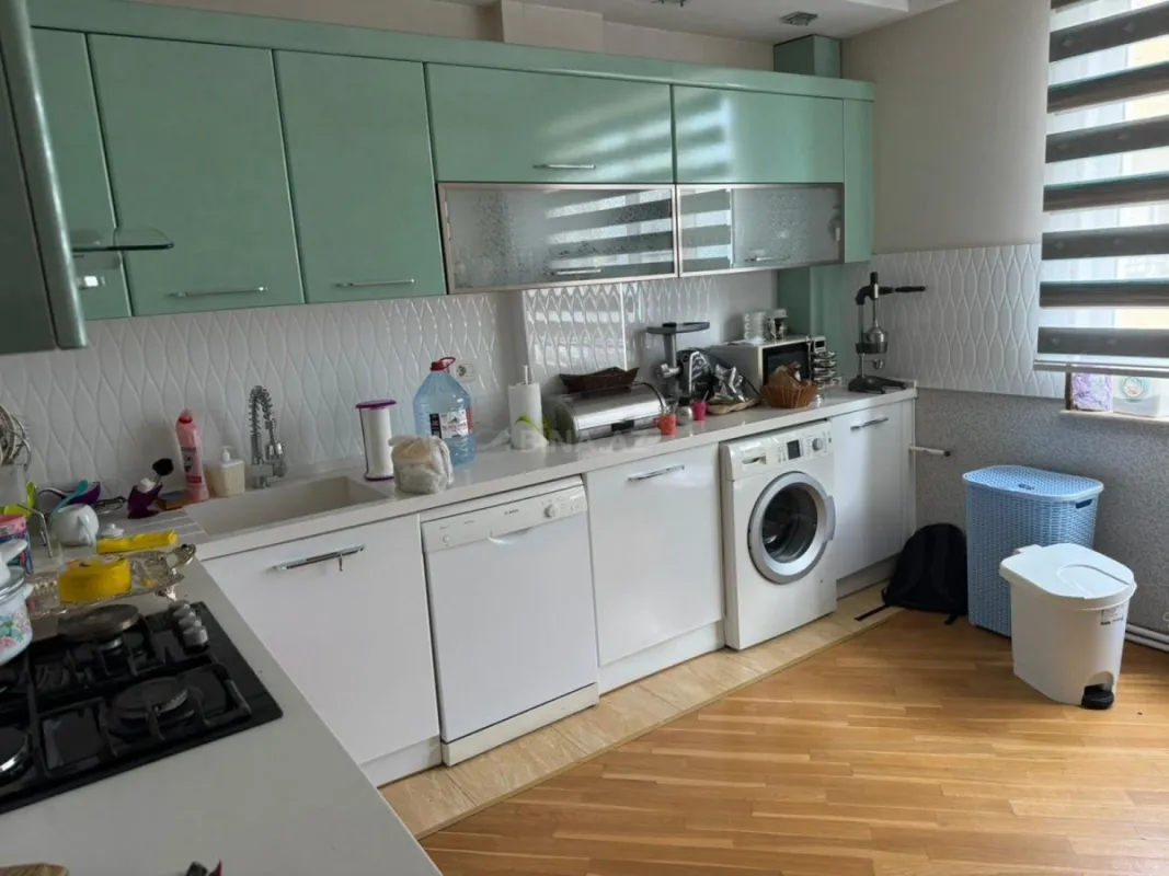 Satılır 3 otaqlı mənzil 125 m²