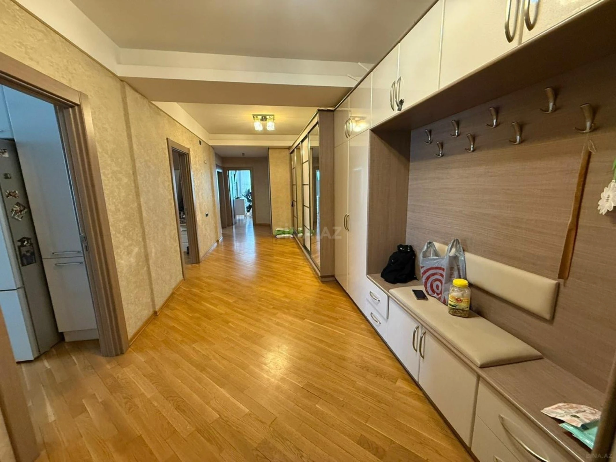 Satılır 3 otaqlı mənzil 125 m²