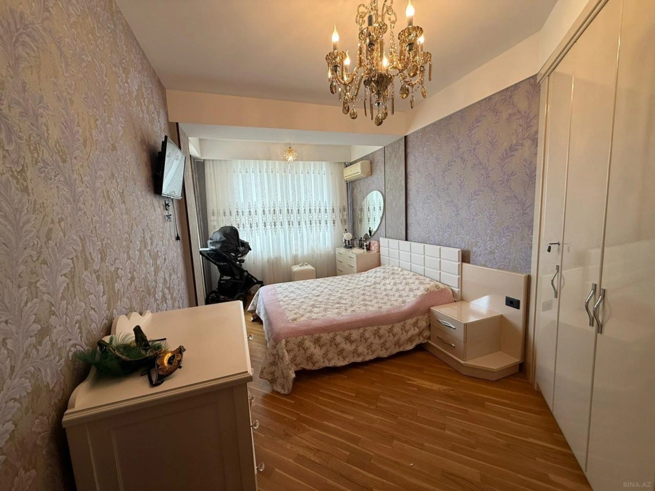 Satılır 3 otaqlı mənzil 125 m²