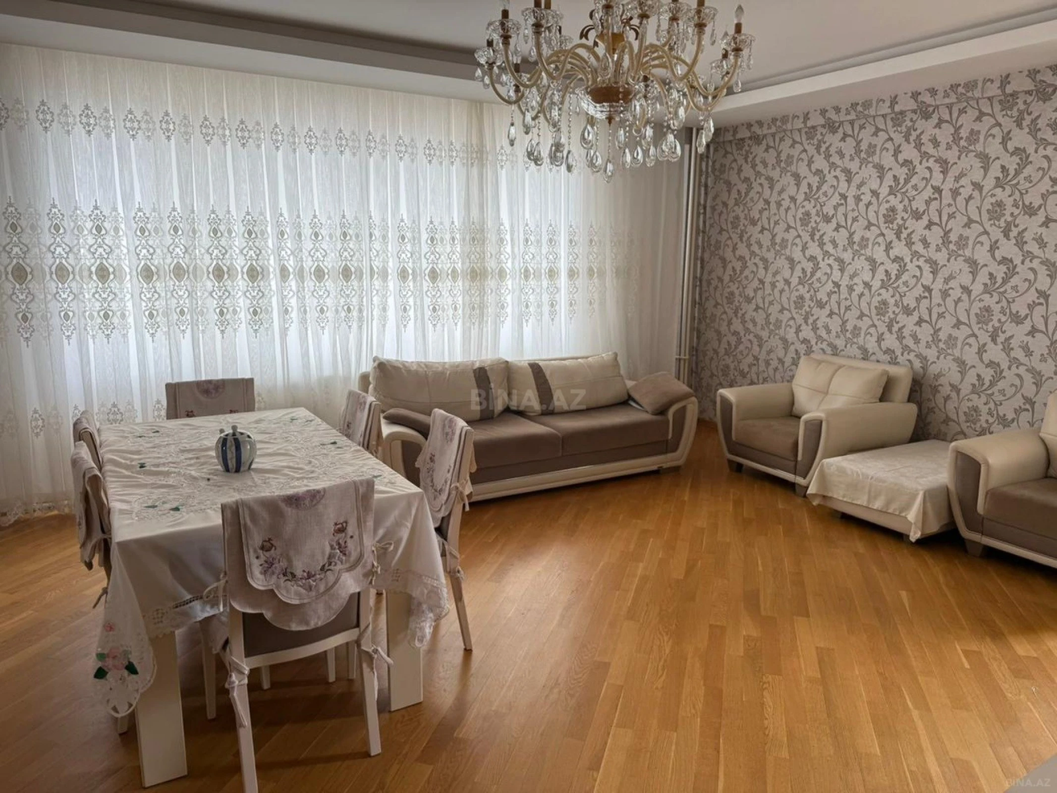 Satılır 3 otaqlı mənzil 125 m²