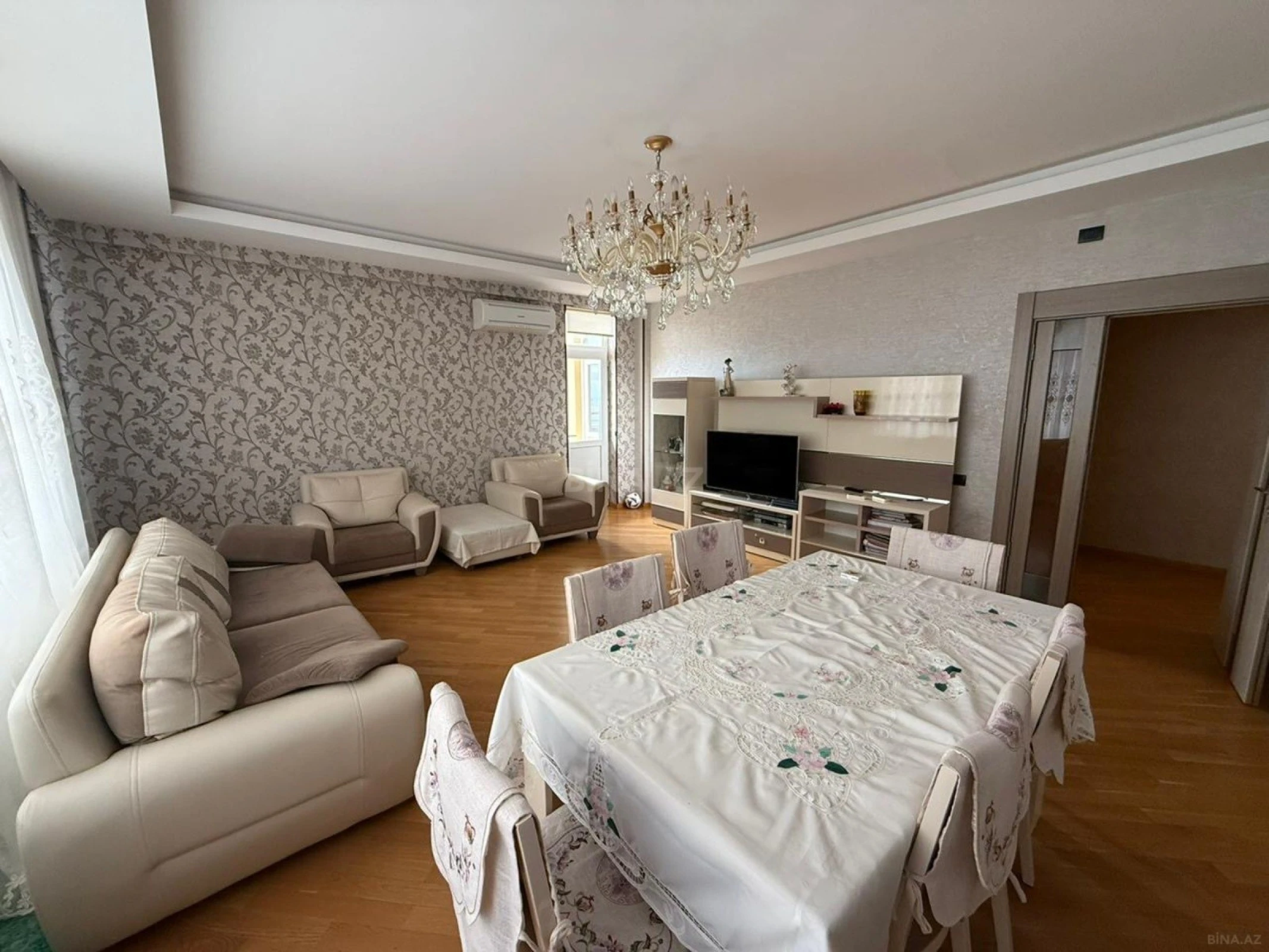 Satılır 3 otaqlı mənzil 125 m²