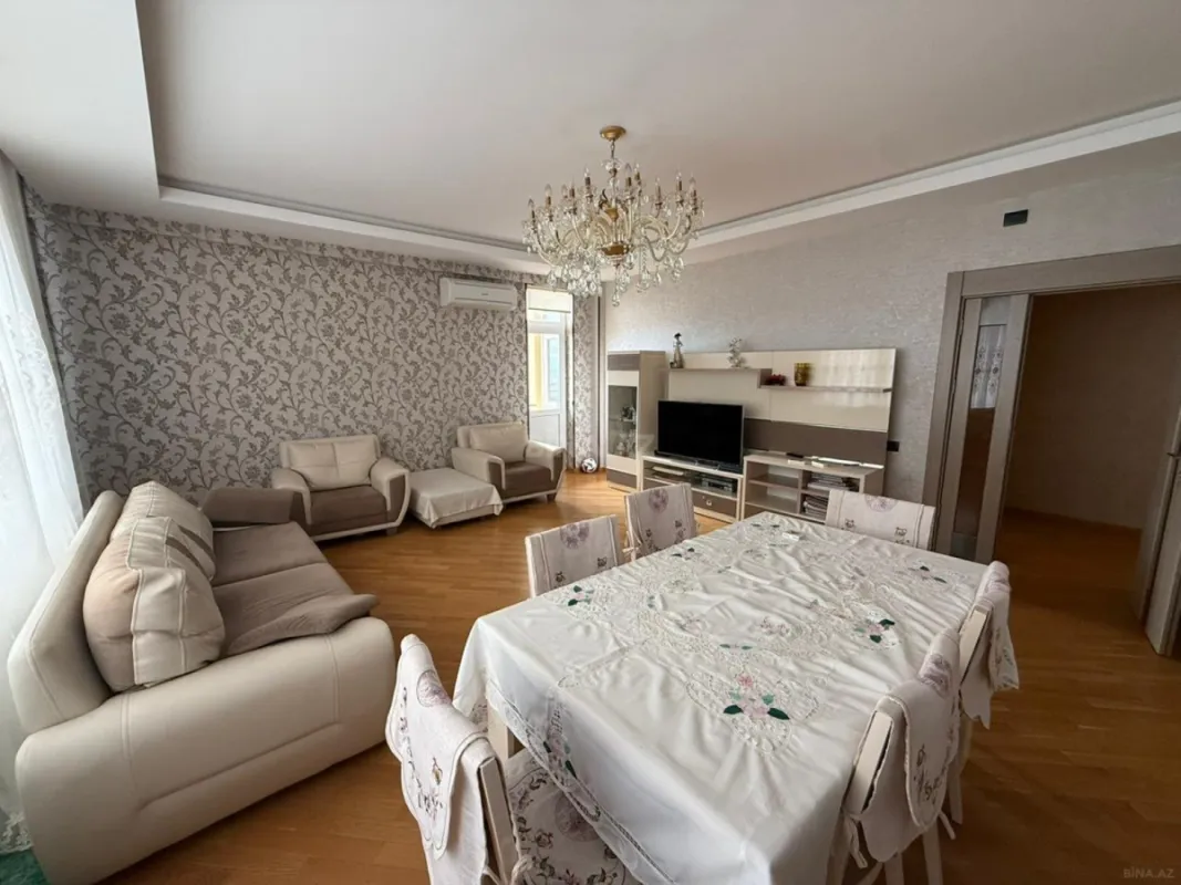 Satılır 3 otaqlı mənzil 125 m²
