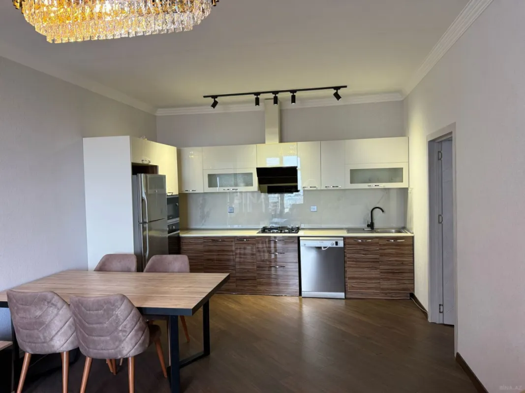 Kirayə verilir 3 otaqlı mənzil 110 m²