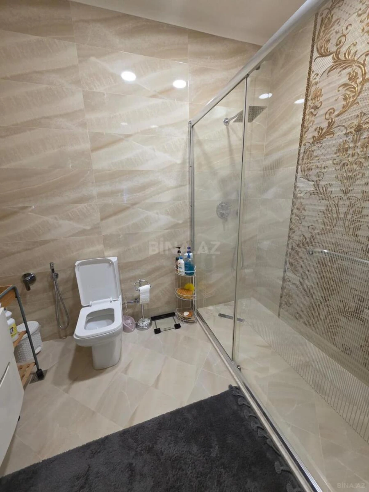 Kirayə verilir 3 otaqlı mənzil 145 m²