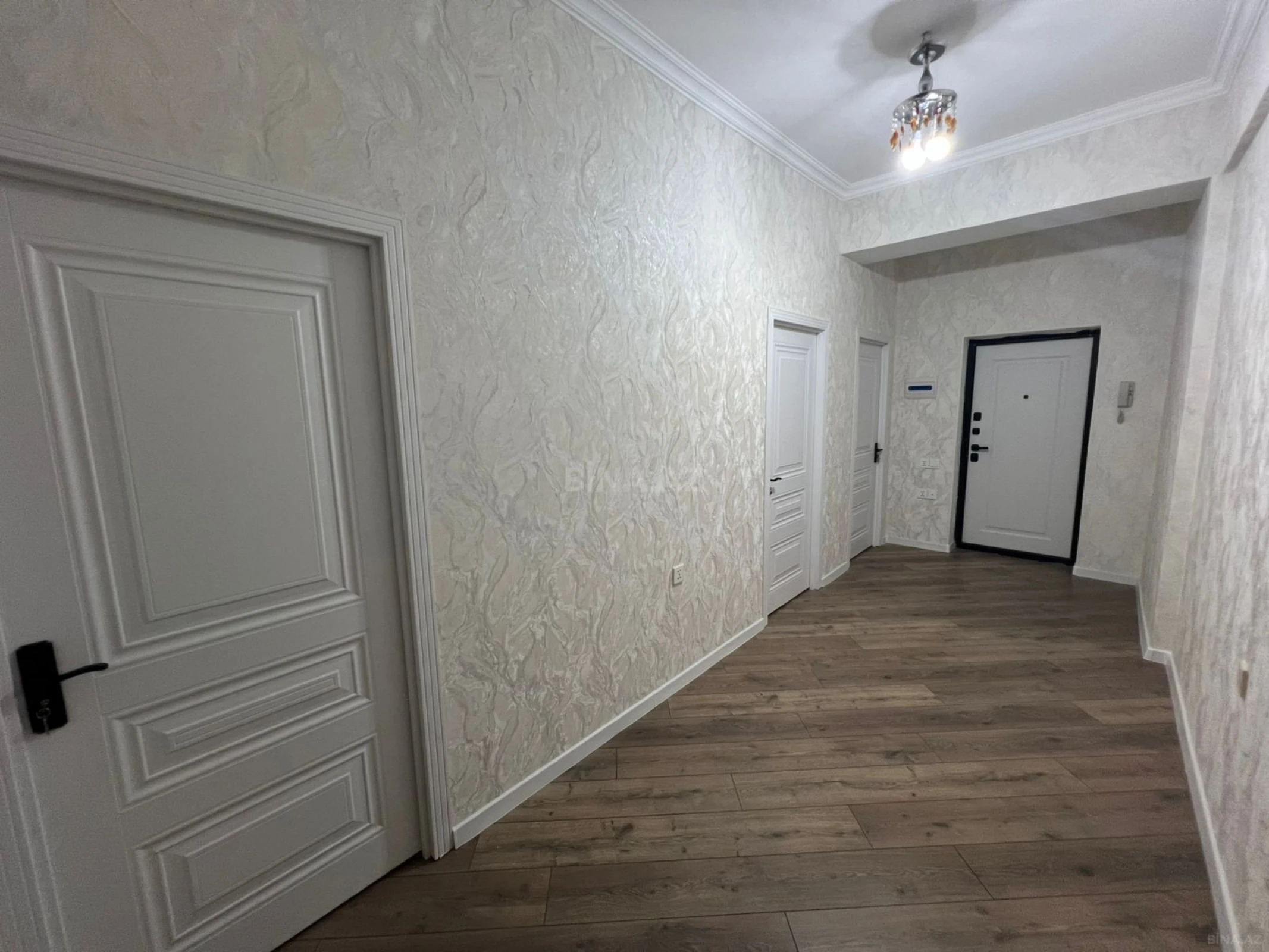 Satılır 2 otaqlı mənzil 85 m²