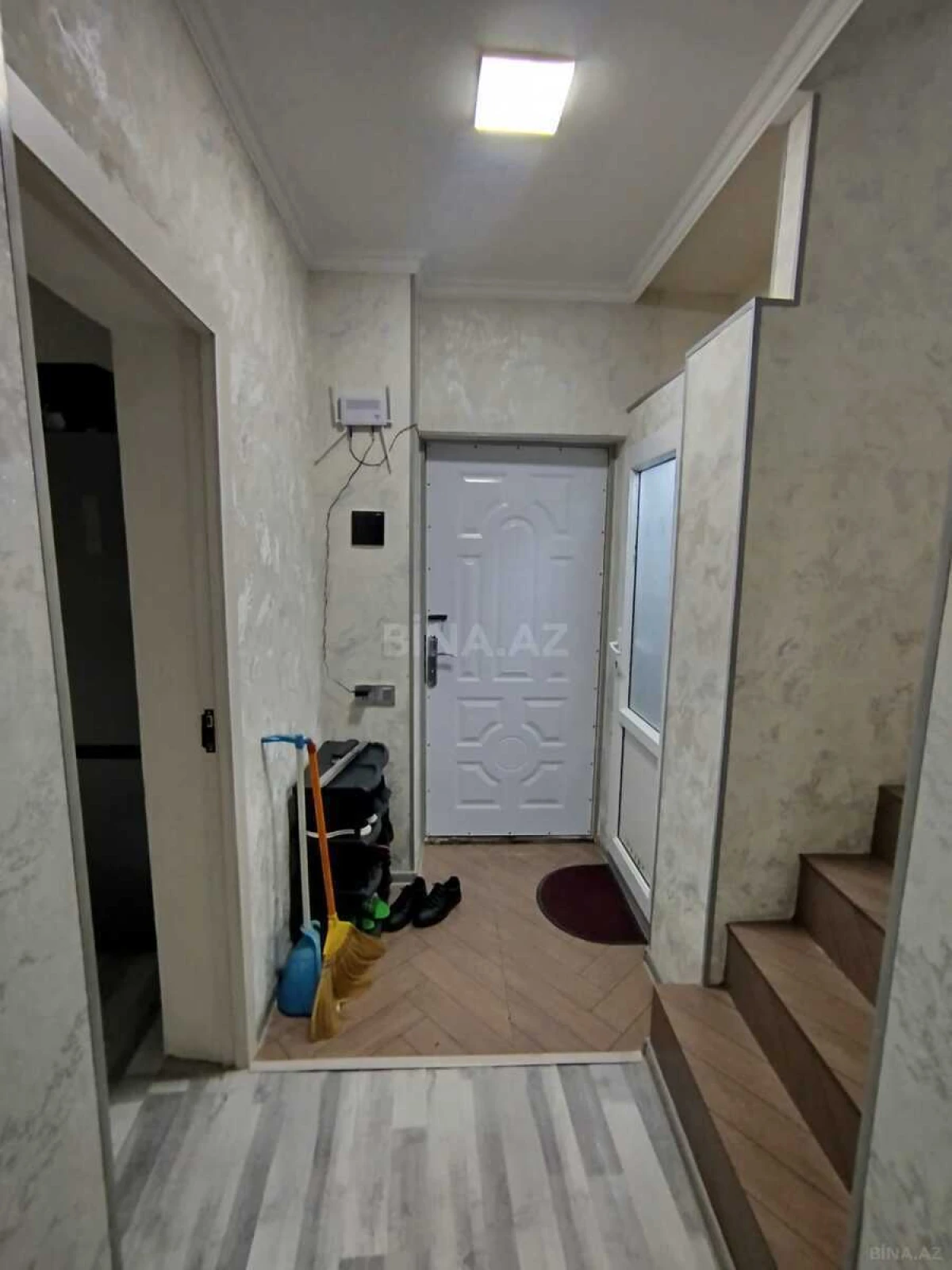 Satılır 5 otaqlı mənzil 140 m²