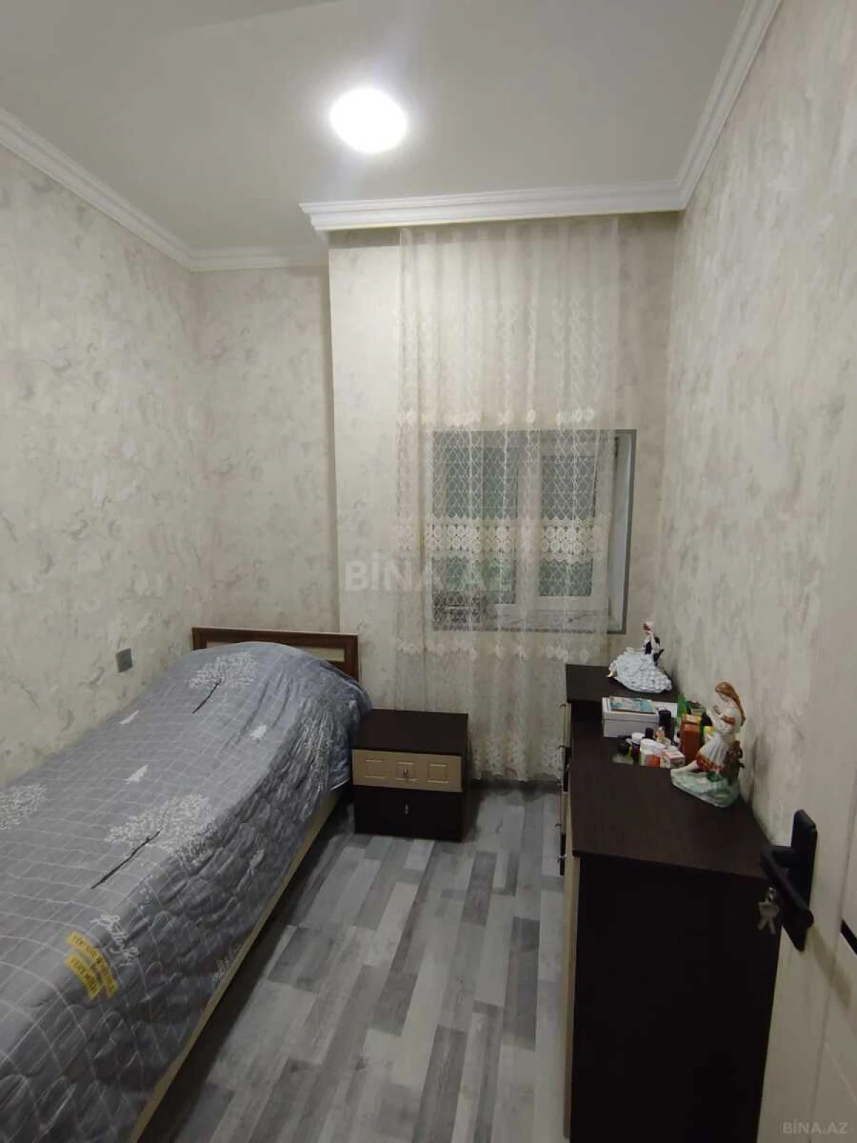 Satılır 5 otaqlı mənzil 140 m²