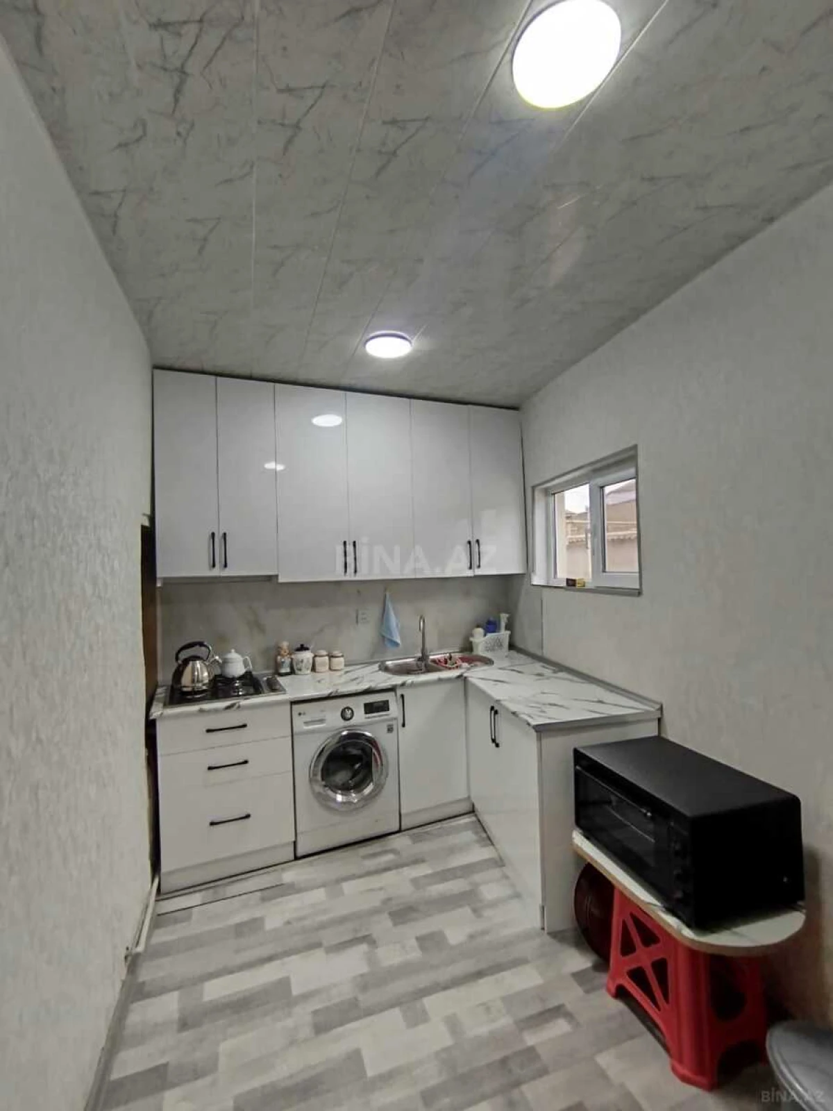 Satılır 5 otaqlı mənzil 140 m²