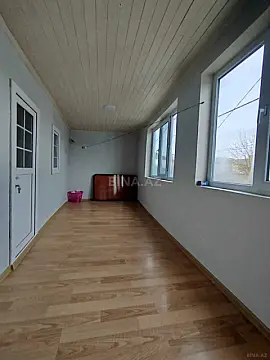 Satılır 5 otaqlı mənzil 140 m²