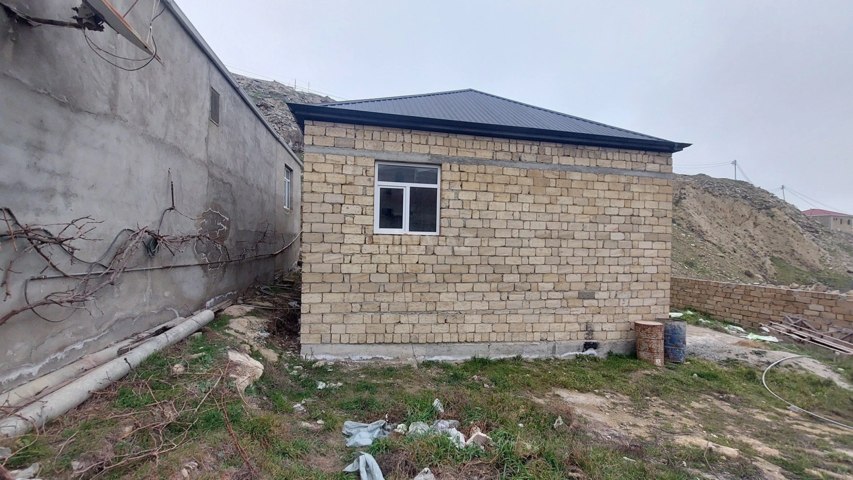 Satılır 3 otaqlı həyət evi 100 m²