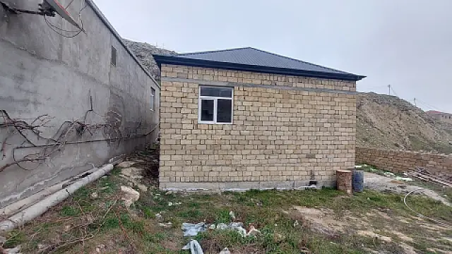 Satılır 3 otaqlı həyət evi 100 m²