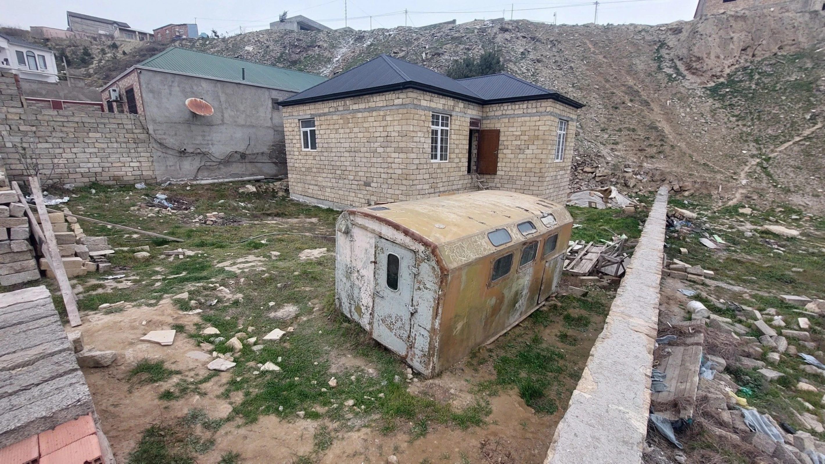 Satılır 3 otaqlı həyət evi 100 m²