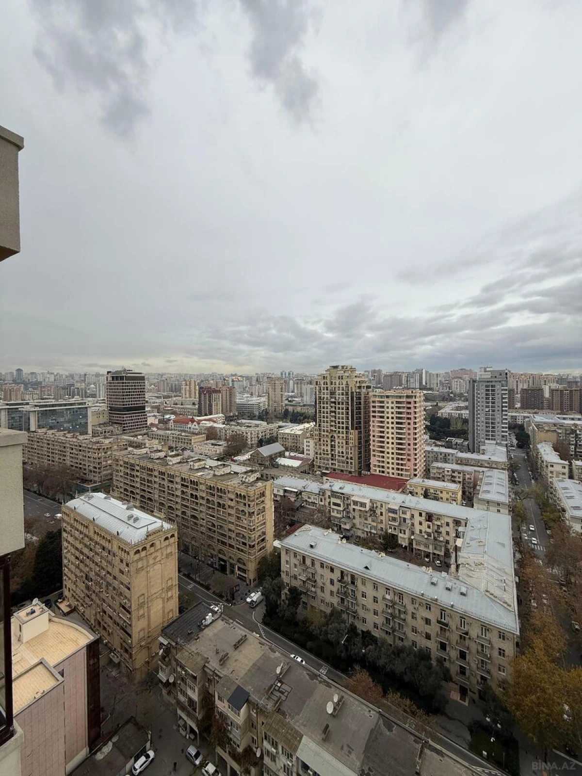 Satılır 3 otaqlı mənzil 140 m²