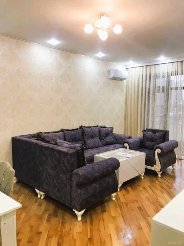 Kirayə verilir 2 otaqlı mənzil 105 m²