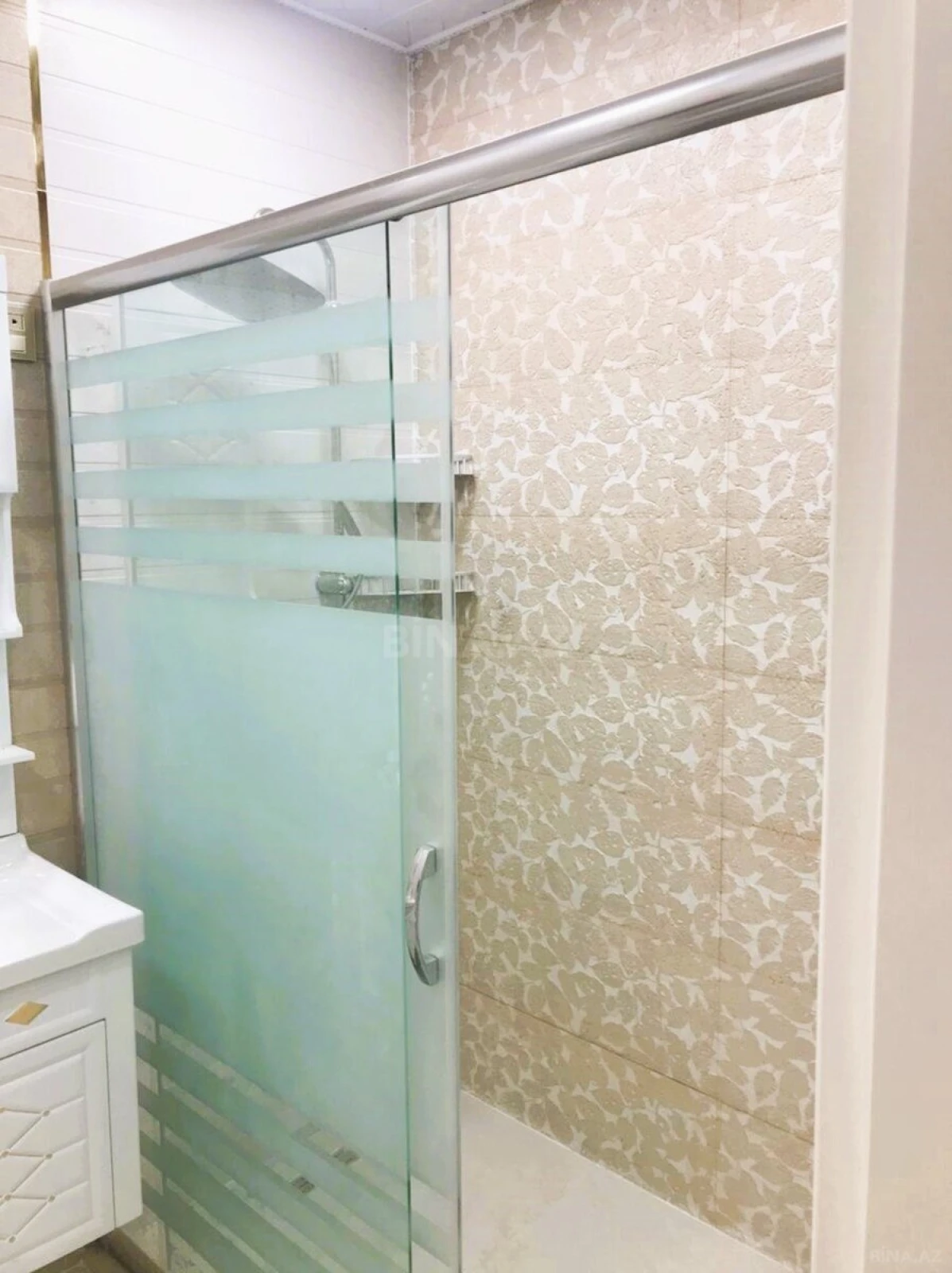 Kirayə verilir 2 otaqlı mənzil 105 m²