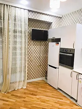 Kirayə verilir 2 otaqlı mənzil 105 m²
