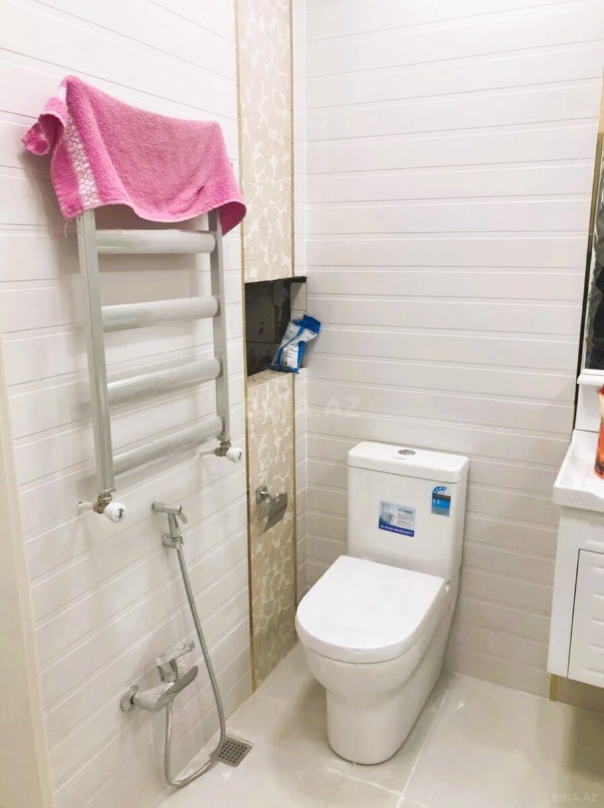 Kirayə verilir 2 otaqlı mənzil 105 m²