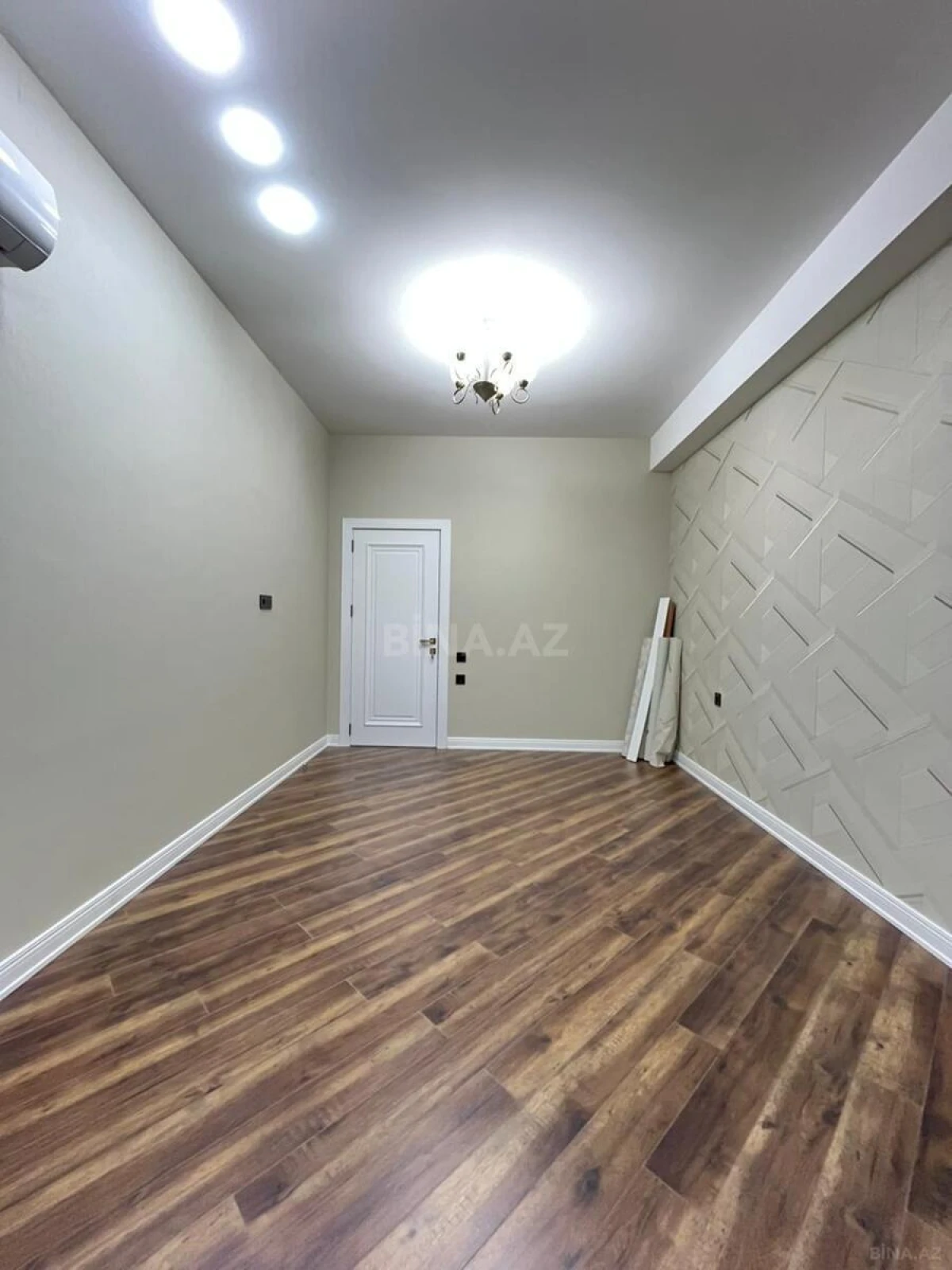 Satılır 2 otaqlı mənzil 70 m²