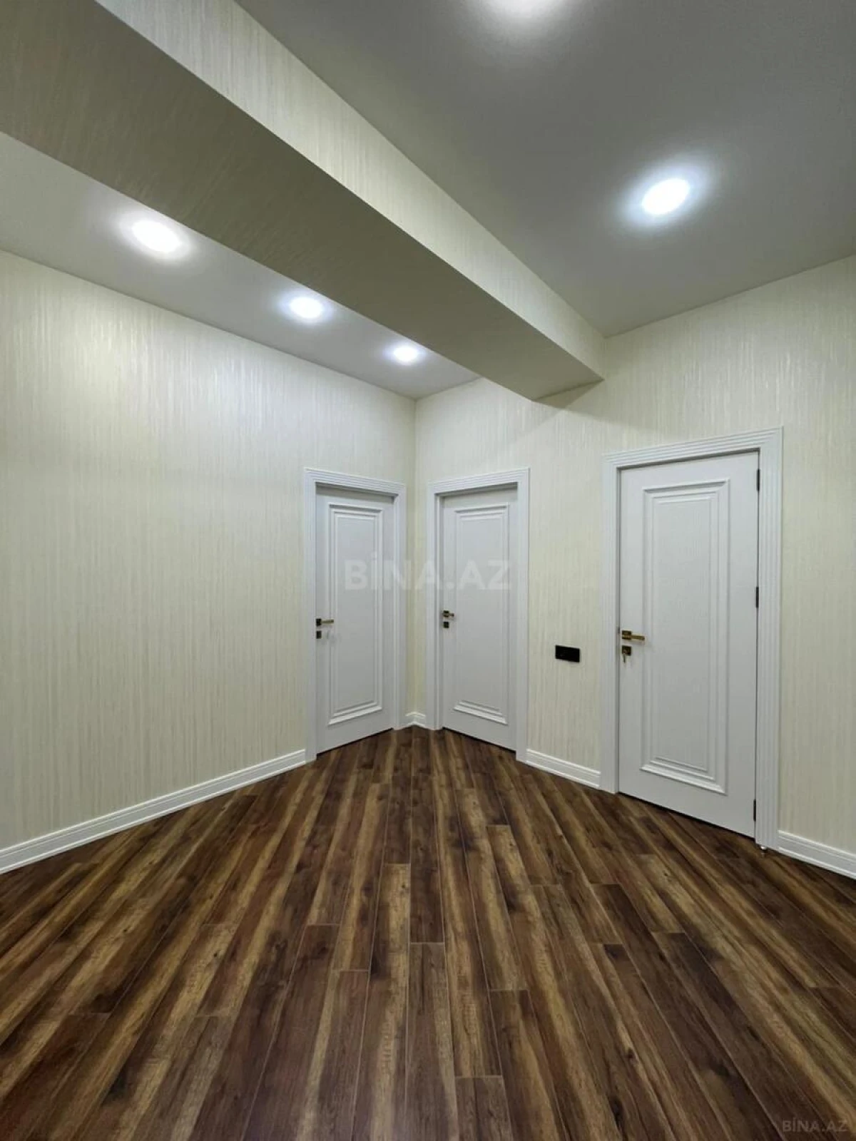 Satılır 2 otaqlı mənzil 70 m²