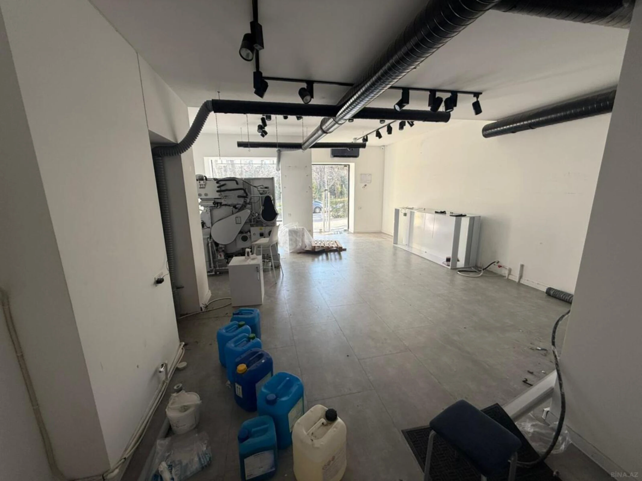 Kirayə verilir obyekt 70 m²