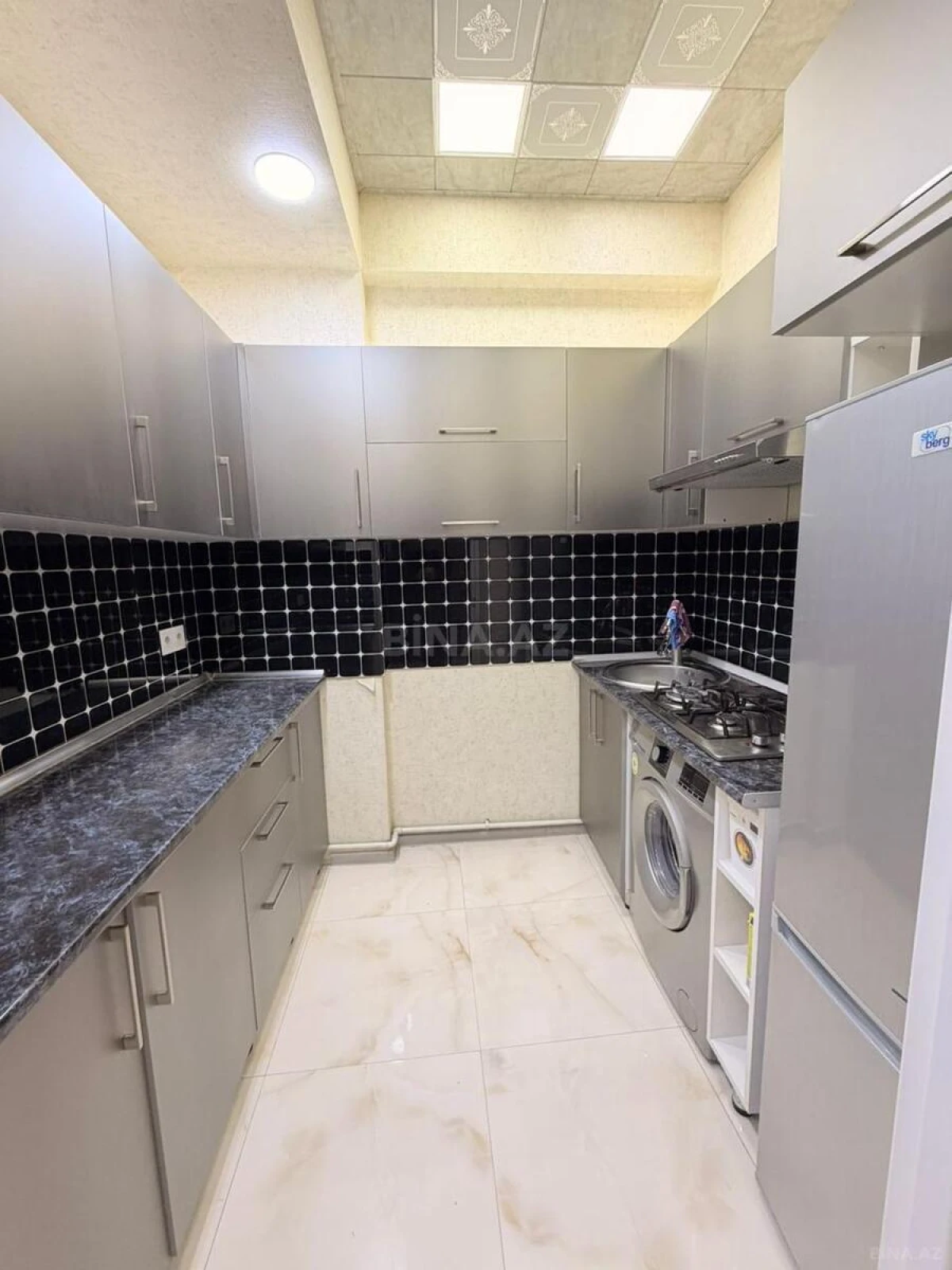 Satılır 2 otaqlı mənzil 63 m²