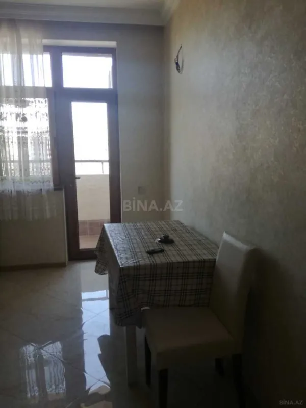 Satılır 4 otaqlı mənzil 150 m²