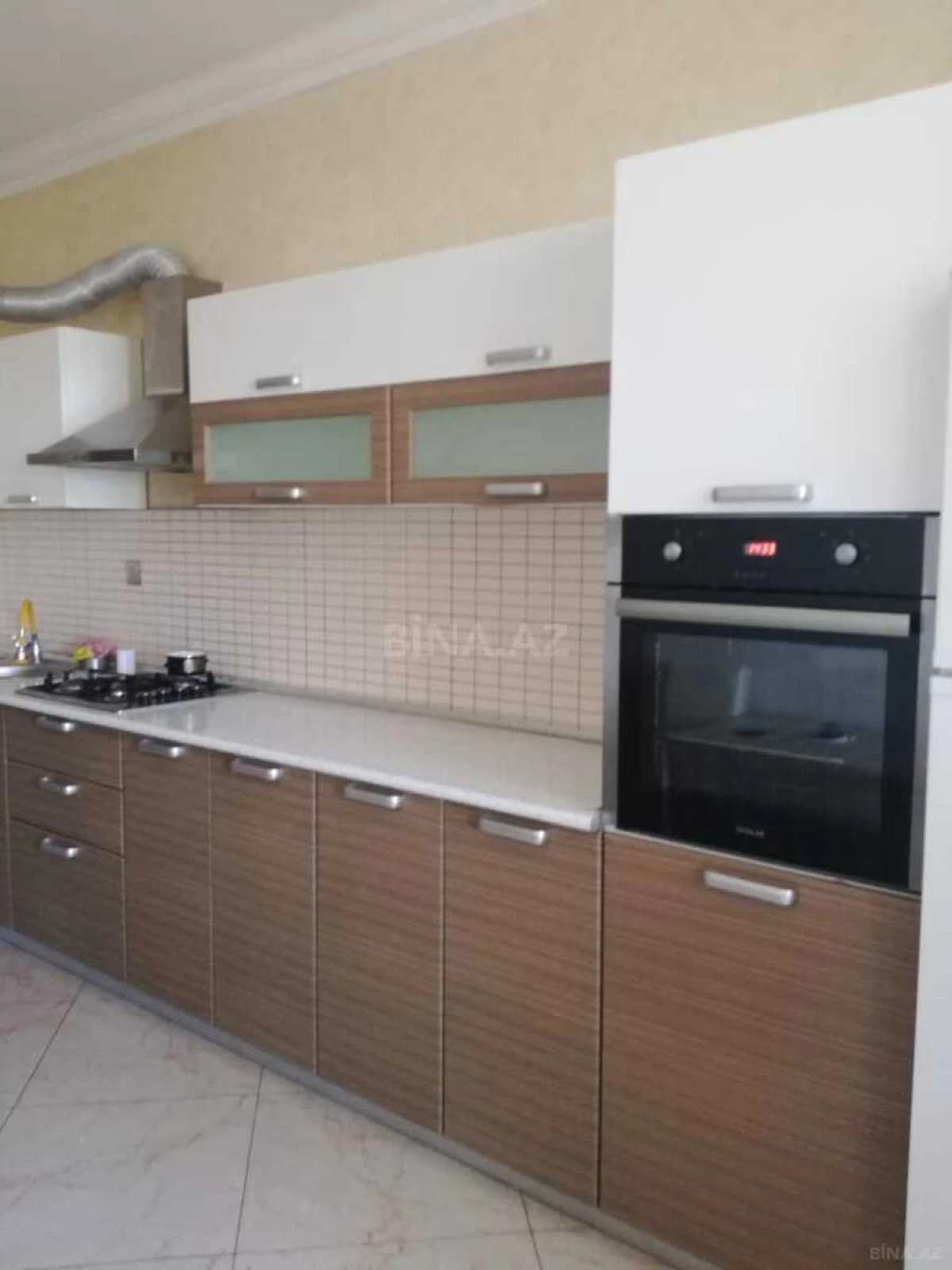 Satılır 4 otaqlı mənzil 150 m²