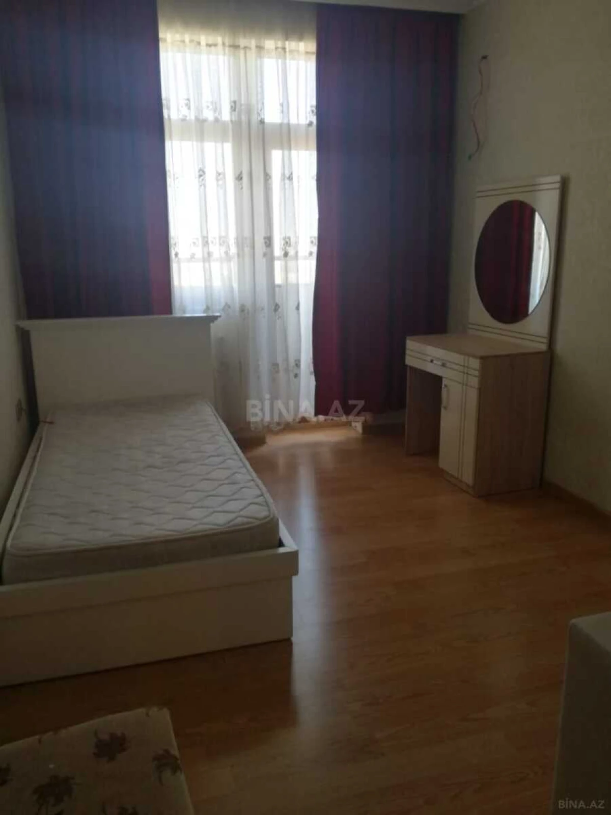 Satılır 4 otaqlı mənzil 150 m²