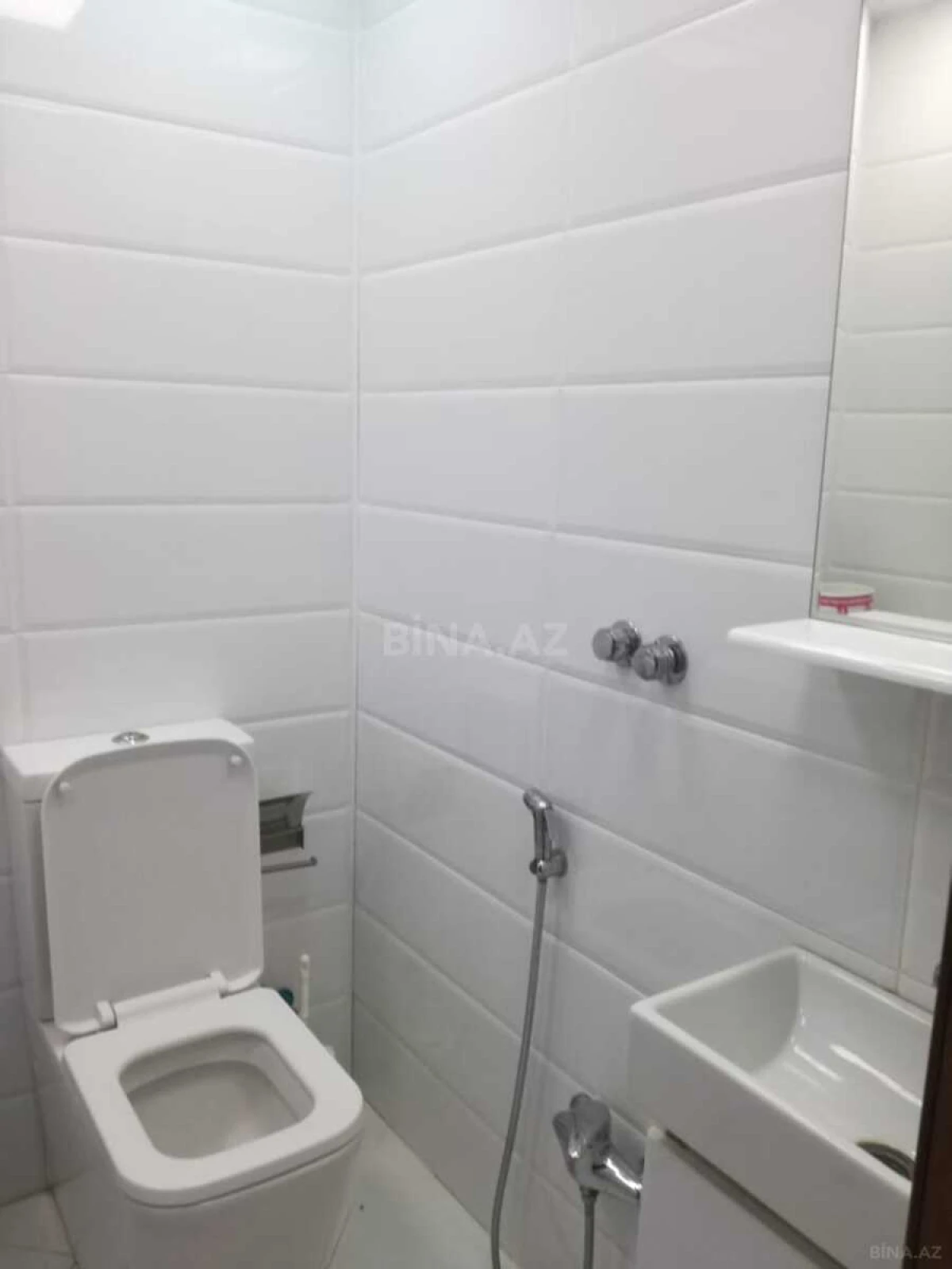 Satılır 4 otaqlı mənzil 150 m²