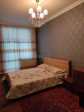 Satılır 4 otaqlı mənzil 150 m²