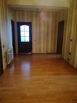 Satılır 4 otaqlı mənzil 150 m²