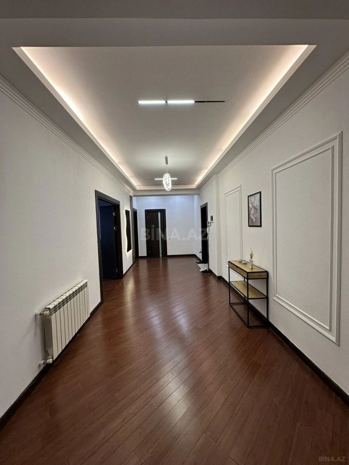 Satılır 3 otaqlı mənzil 135 m²