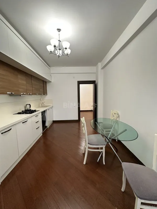 Satılır 3 otaqlı mənzil 135 m²