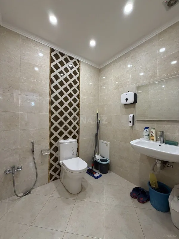 Satılır 3 otaqlı mənzil 135 m²