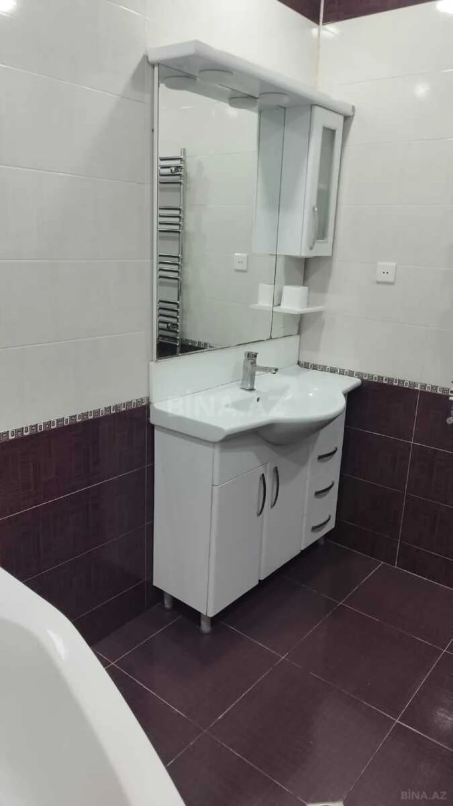 Satılır 3 otaqlı mənzil 125 m²