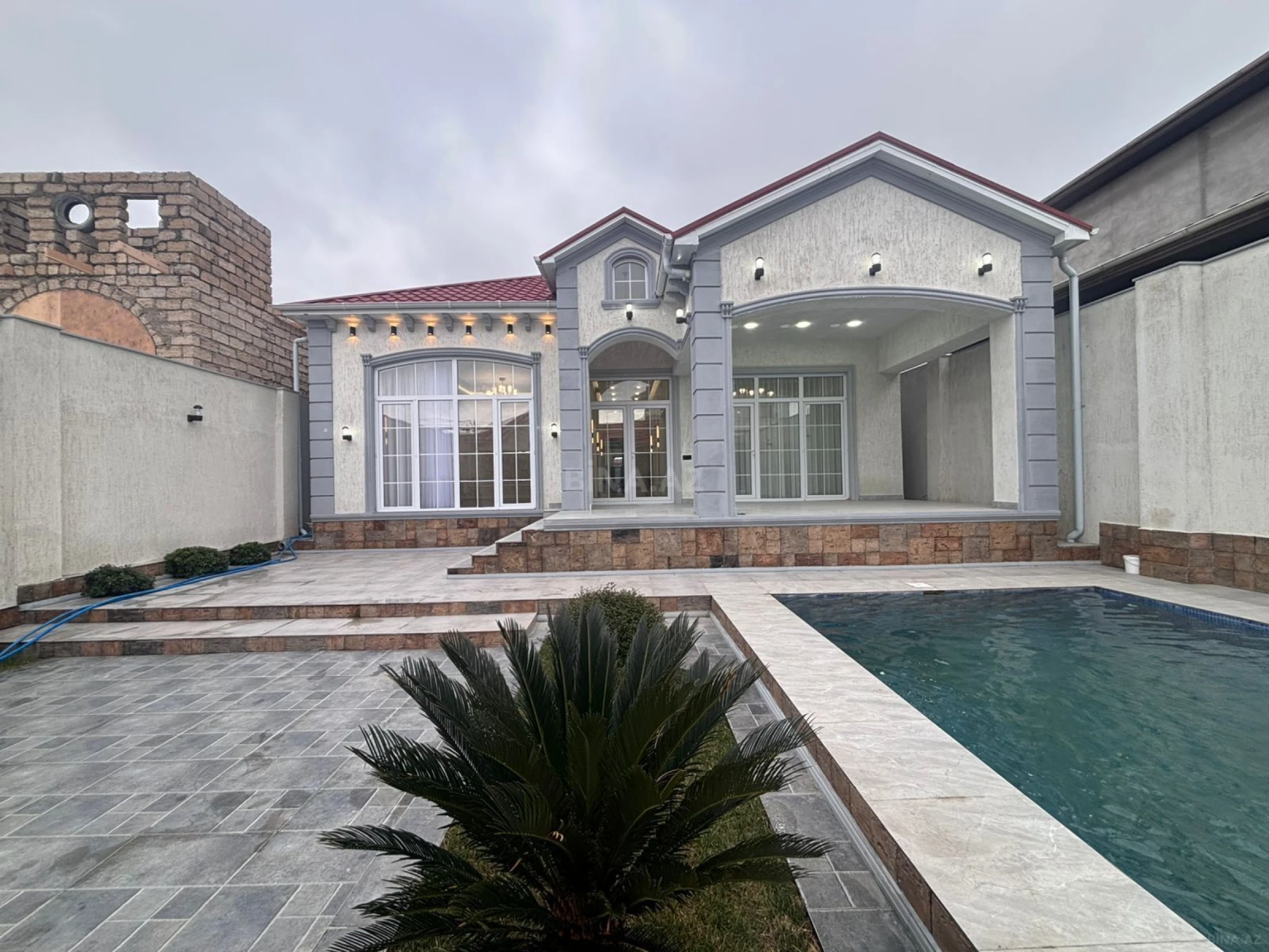 Satılır 4 otaqlı həyət evi 150 m²