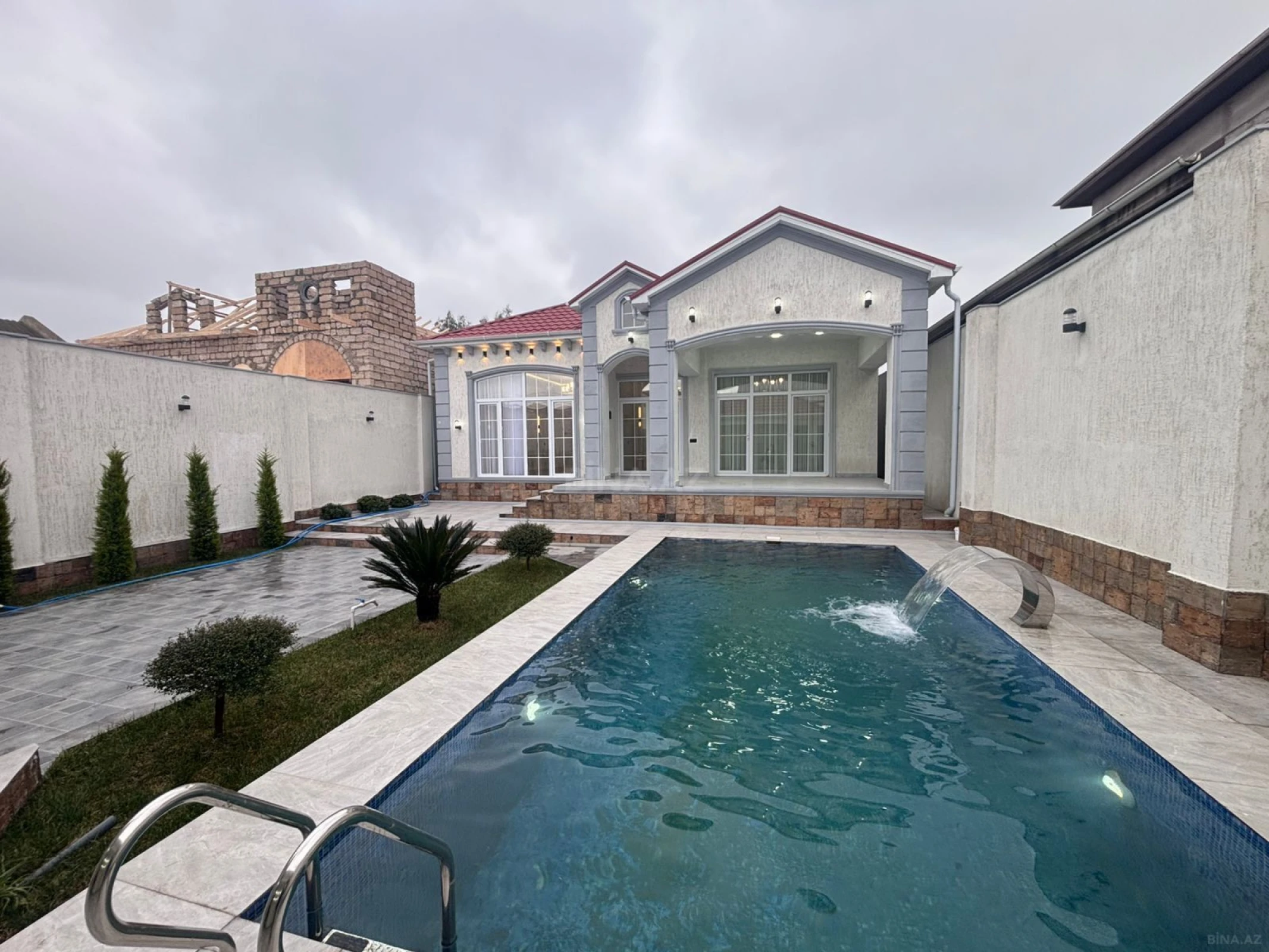 Satılır 4 otaqlı həyət evi 150 m²