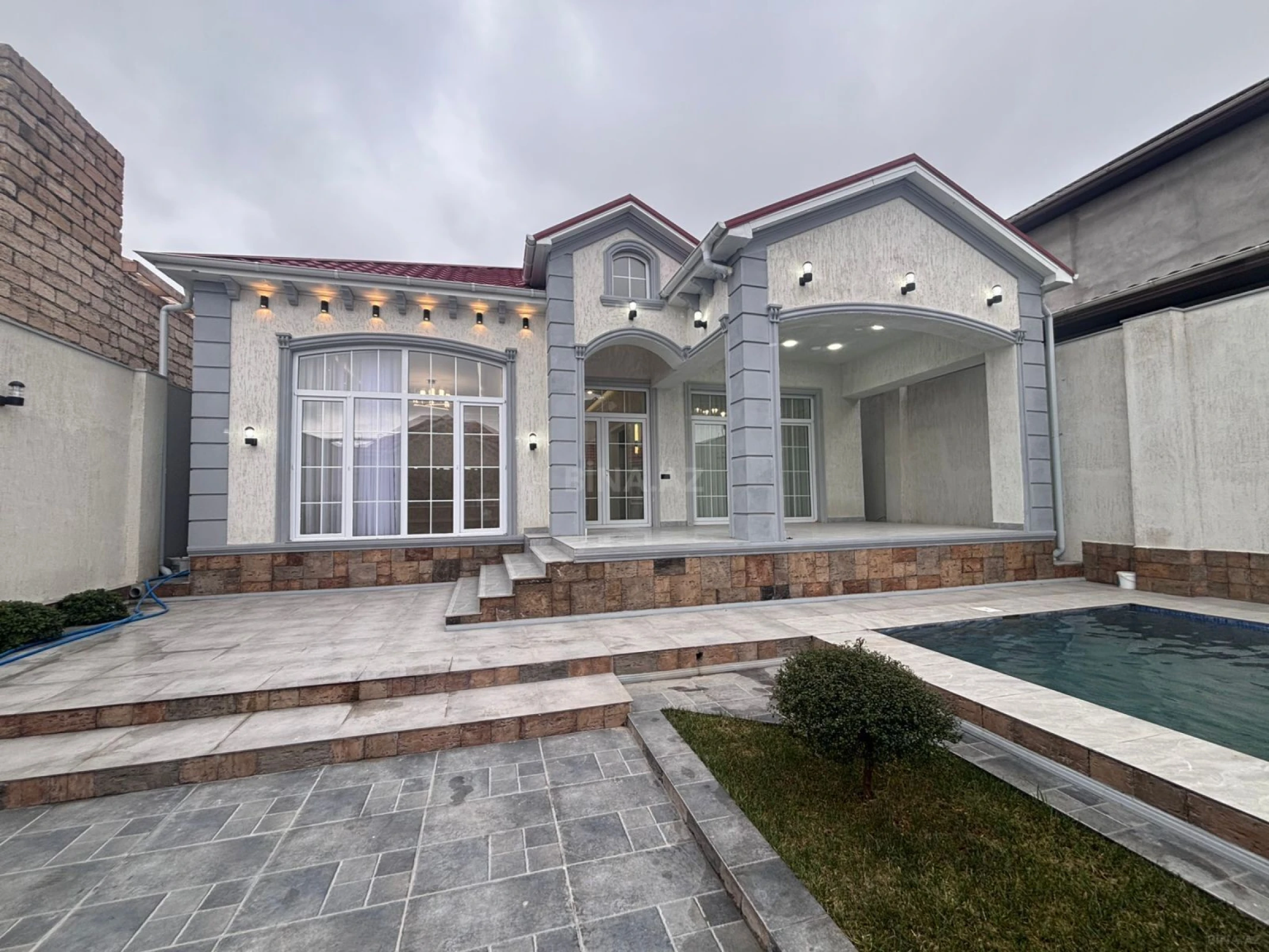 Satılır 4 otaqlı həyət evi 150 m²