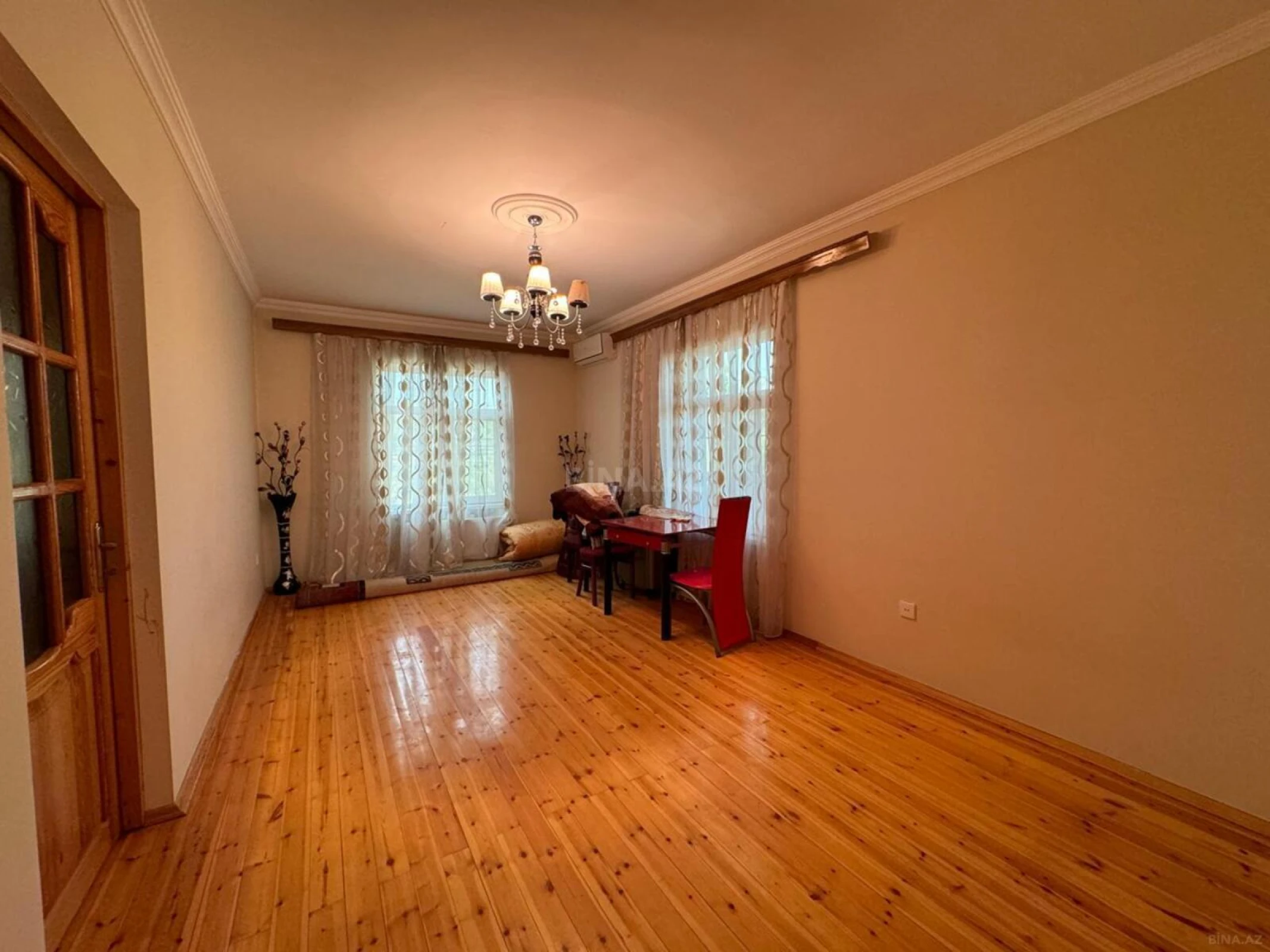 Kirayə verilir 5 otaqlı həyət evi 200 m²