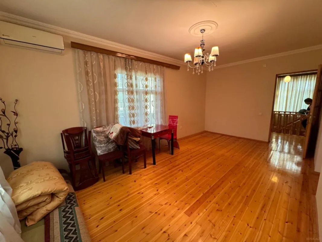 Kirayə verilir 5 otaqlı həyət evi 200 m²