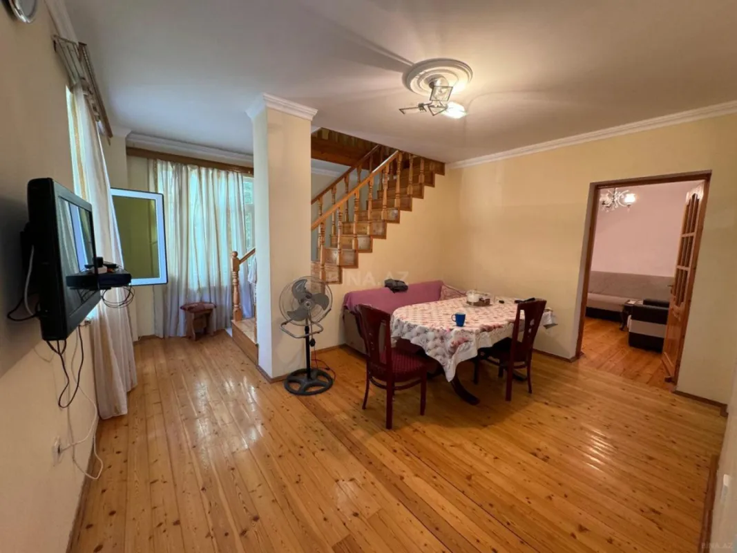 Kirayə verilir 5 otaqlı həyət evi 200 m²