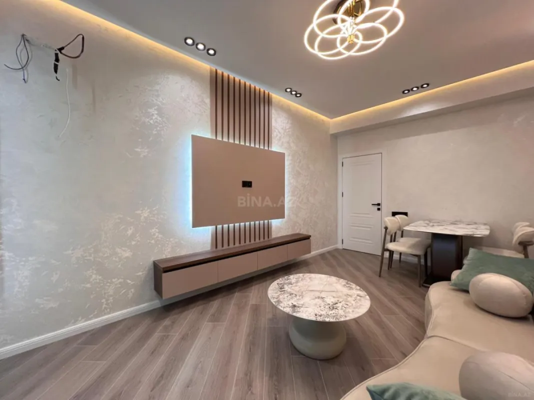 Satılır 2 otaqlı mənzil 67 m²