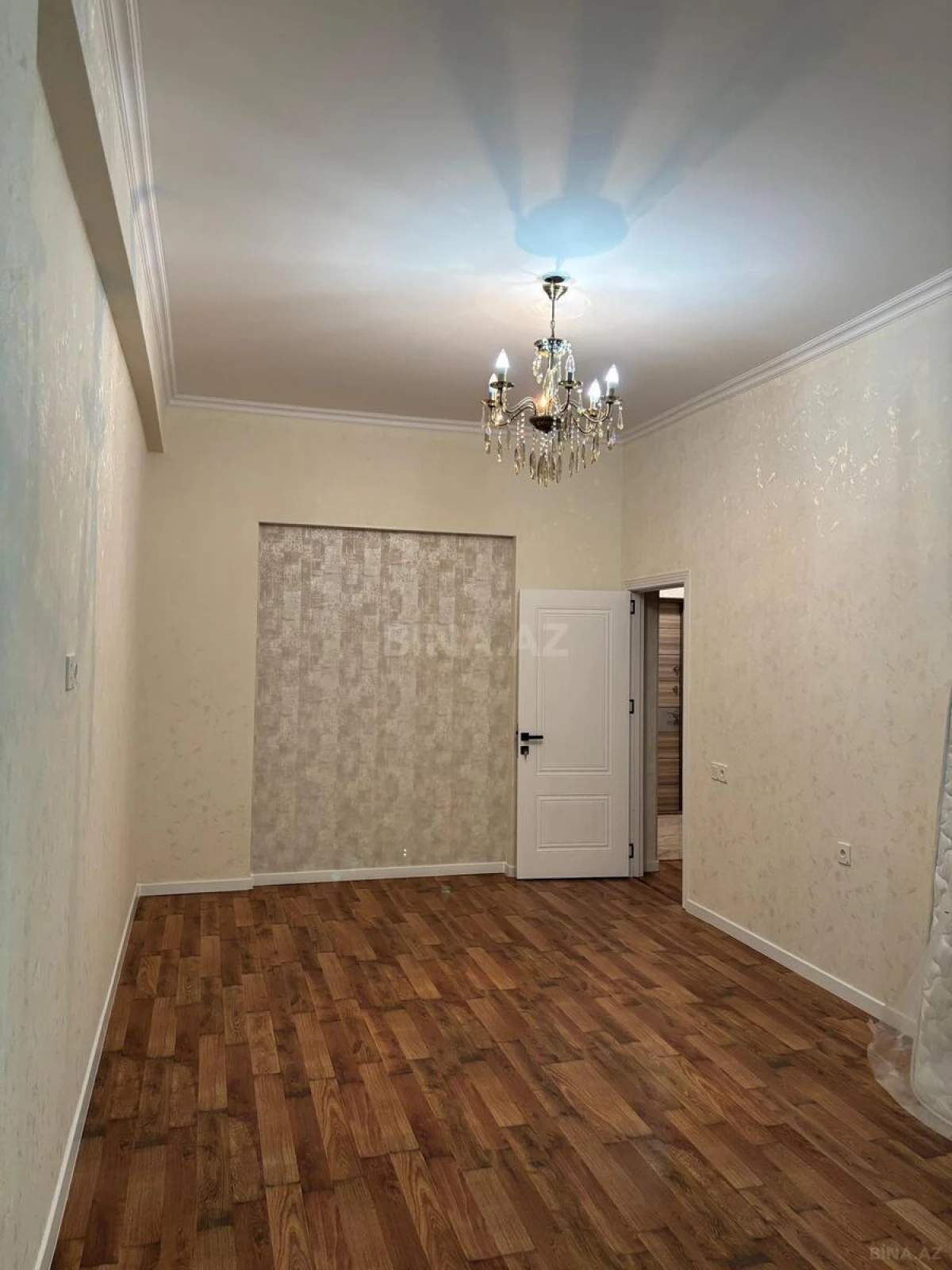 Kirayə verilir 2 otaqlı mənzil 80 m²