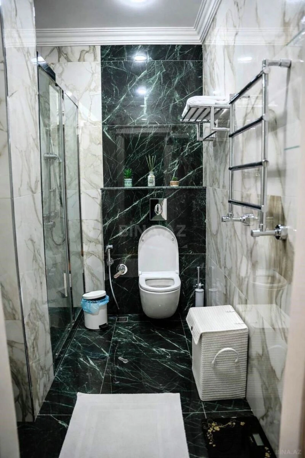 Satılır 5 otaqlı mənzil 228 m²