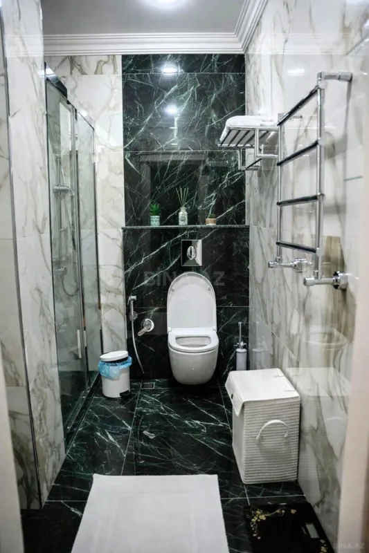 Satılır 5 otaqlı mənzil 228 m²
