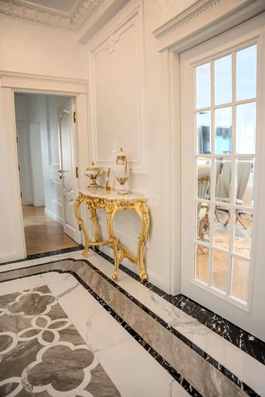 Satılır 5 otaqlı mənzil 228 m²