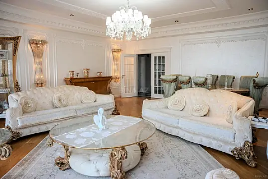 Satılır 5 otaqlı mənzil 228 m²